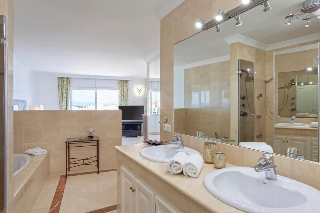 Estepona Luxury Seafront Penthouse With Parking エクステリア 写真